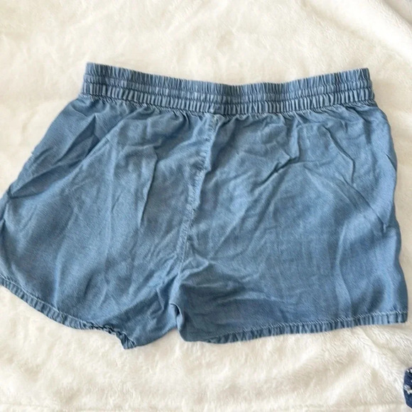 Summer Blue shorts and top bundle lot (2 shorts, 1 top) - Picture 3 of 9